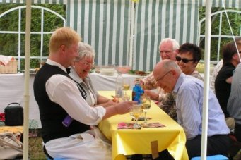 Comedy-Spass-Kellner-Empfangskochchef